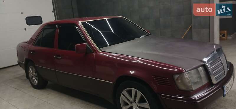 Седан Mercedes-Benz E-Class 1989 в 