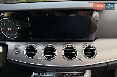 Седан Mercedes-Benz E-Class 2017 в  фото 45 Седан Mercedes-Benz E-Class 2017 в
