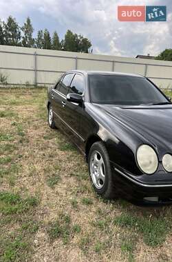 Седан Mercedes-Benz E-Class 2001 в 
