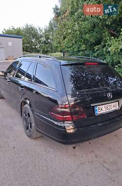 Универсал Mercedes-Benz E-Class 2004 в 