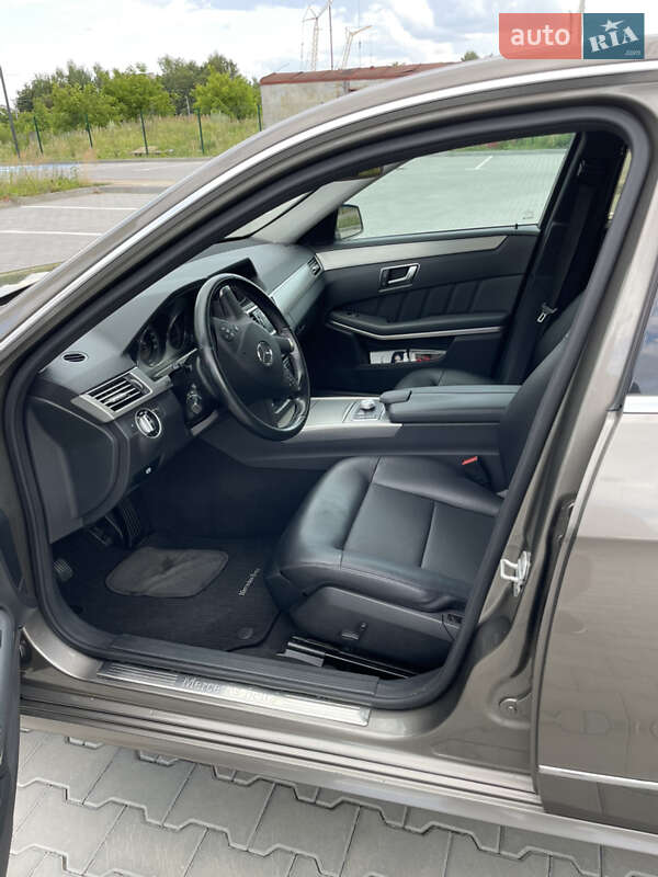 Седан Mercedes-Benz E-Class 2012 в Луцьку