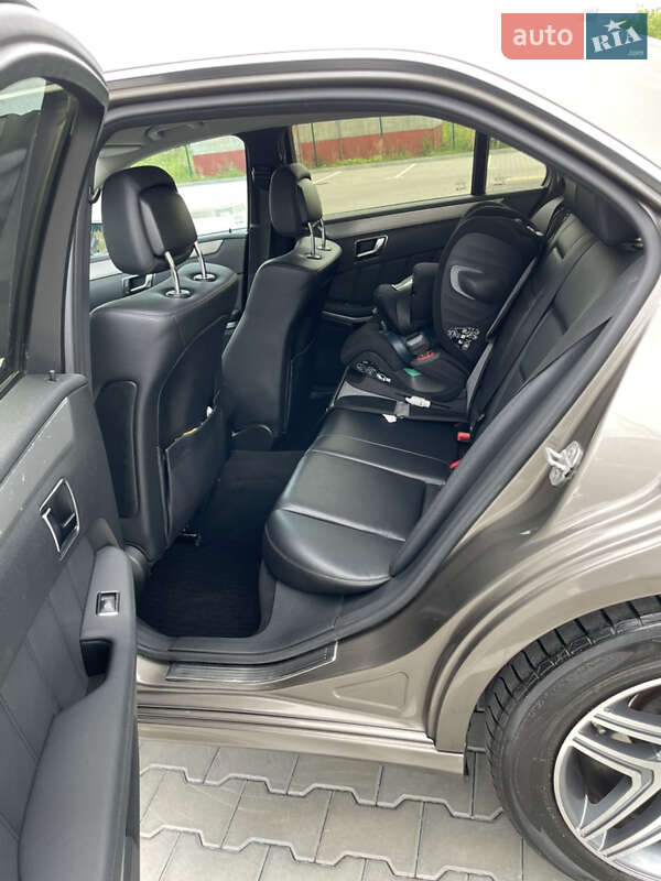 Седан Mercedes-Benz E-Class 2012 в Луцьку
