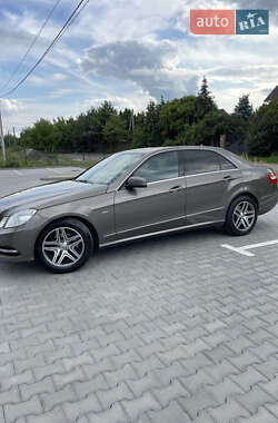 Седан Mercedes-Benz E-Class 2012 в 