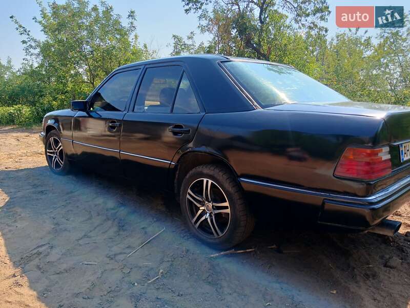 Седан Mercedes-Benz E-Class 1990 в Краматорске