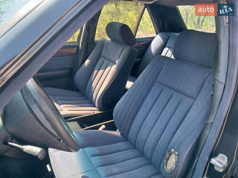 Седан Mercedes-Benz E-Class 1990 в Краматорске