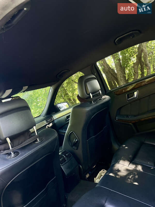Седан Mercedes-Benz E-Class 2010 в Хмельницком