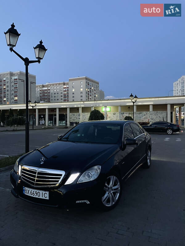 Седан Mercedes-Benz E-Class 2010 в Хмельницком