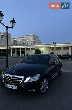 Седан Mercedes-Benz E-Class 2010 в 