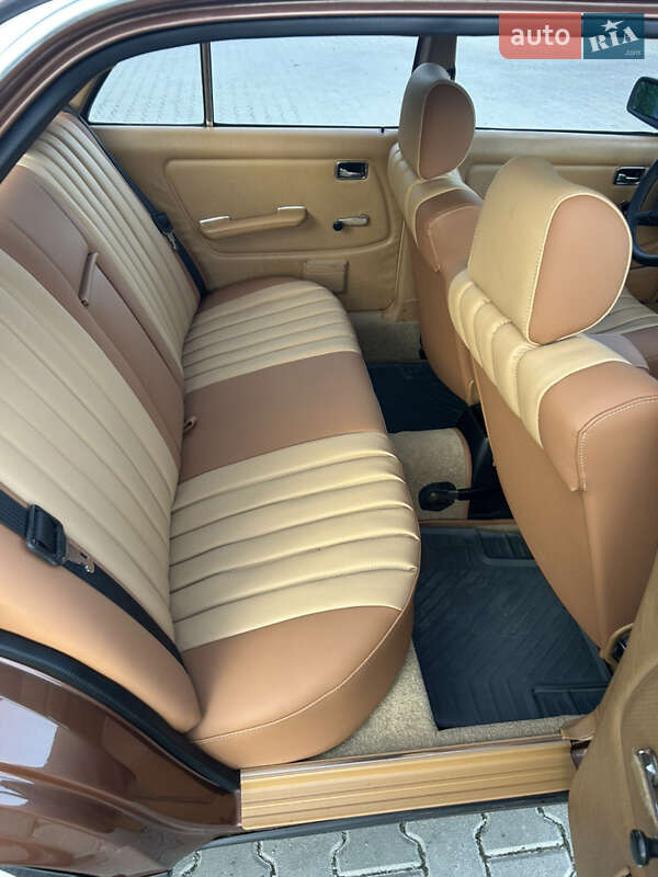 Седан Mercedes-Benz E-Class 1980 в Тернополе