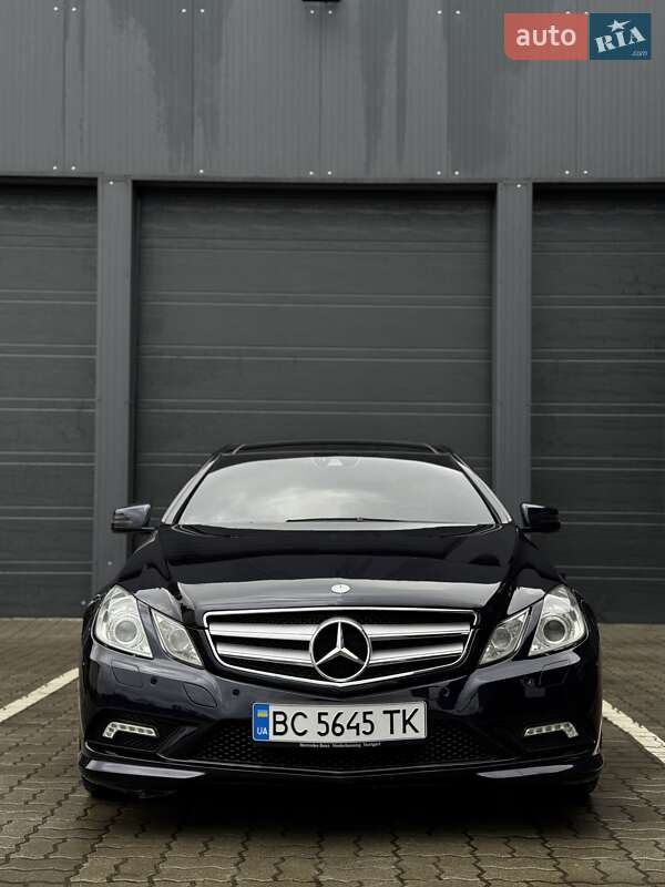 Купе Mercedes-Benz E-Class 2010 в Львове