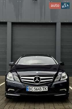 Купе Mercedes-Benz E-Class 2010 в 