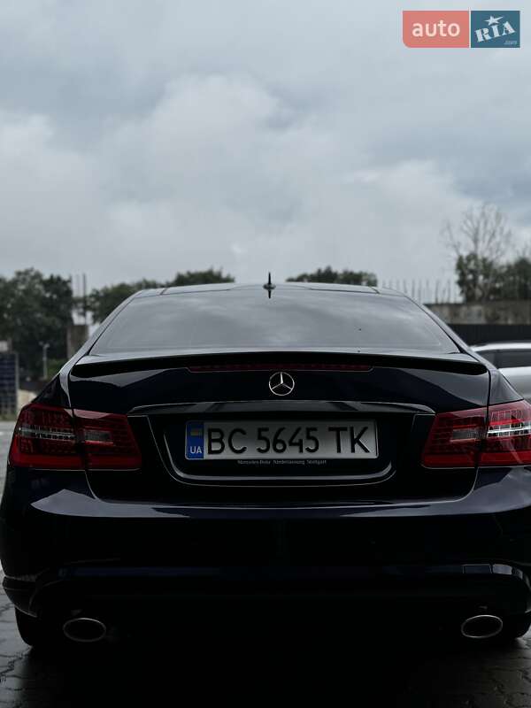 Купе Mercedes-Benz E-Class 2010 в Львове