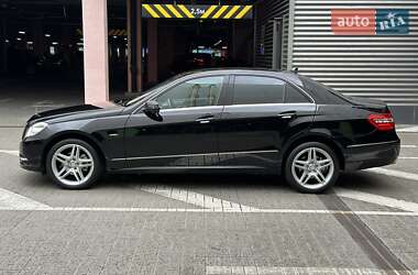 Седан Mercedes-Benz E-Class 2010 в 