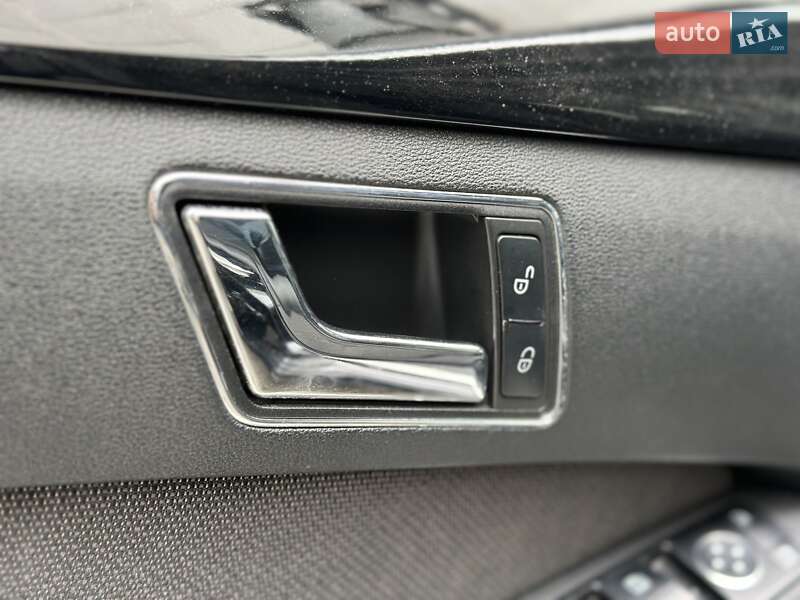 Седан Mercedes-Benz E-Class 2010 в Киеве