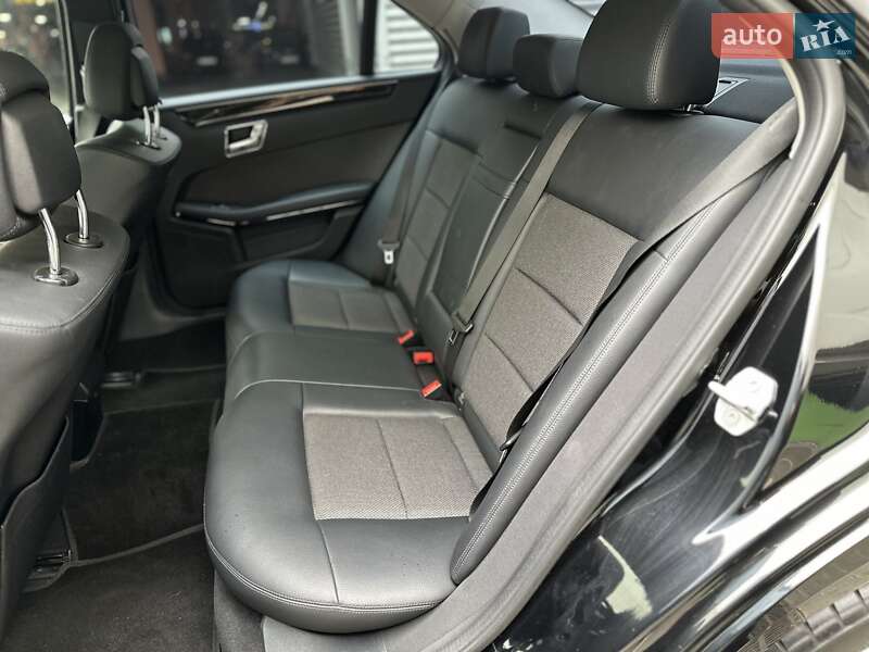 Седан Mercedes-Benz E-Class 2010 в Киеве