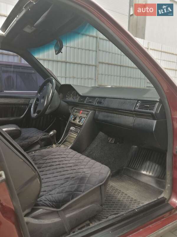 Седан Mercedes-Benz E-Class 1989 в Тернополе