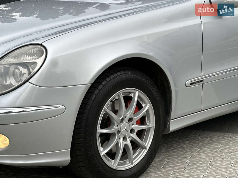 Седан Mercedes-Benz E-Class 2005 в Ровно