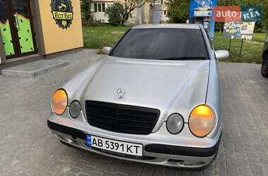 Седан Mercedes-Benz E-Class 2000 в Вінниці