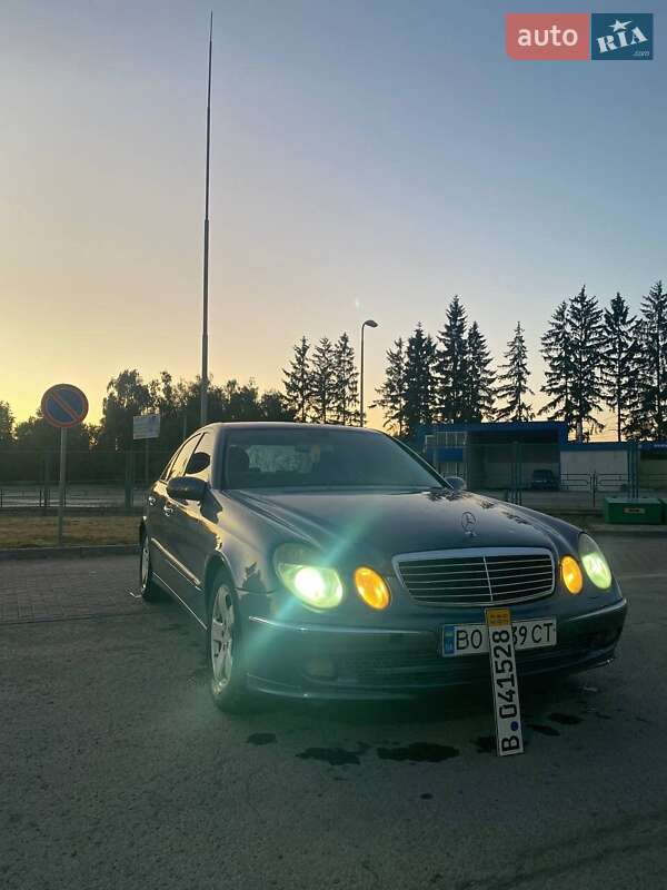 Седан Mercedes-Benz E-Class 2003 в Чернівцях
