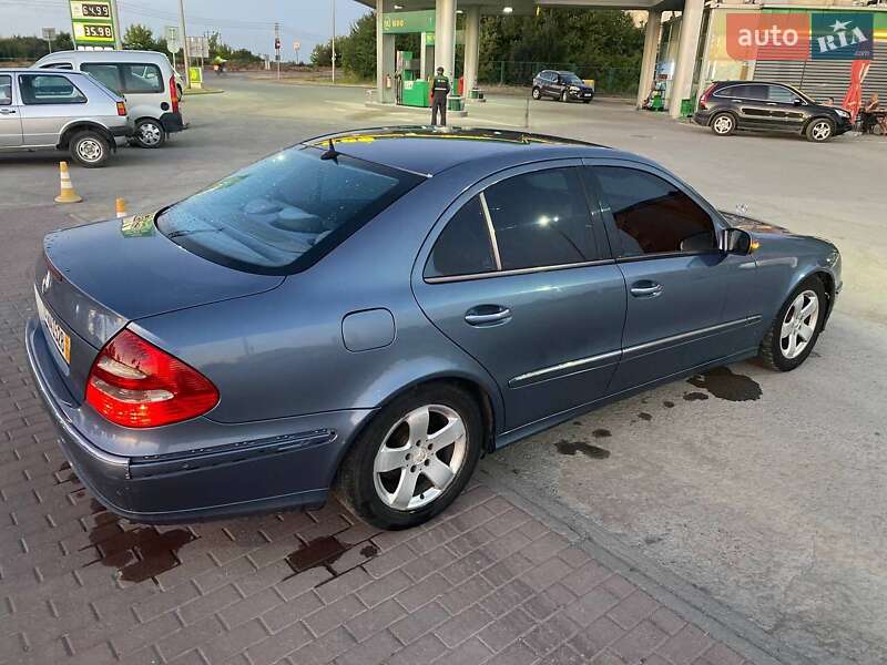 Седан Mercedes-Benz E-Class 2003 в Чернівцях