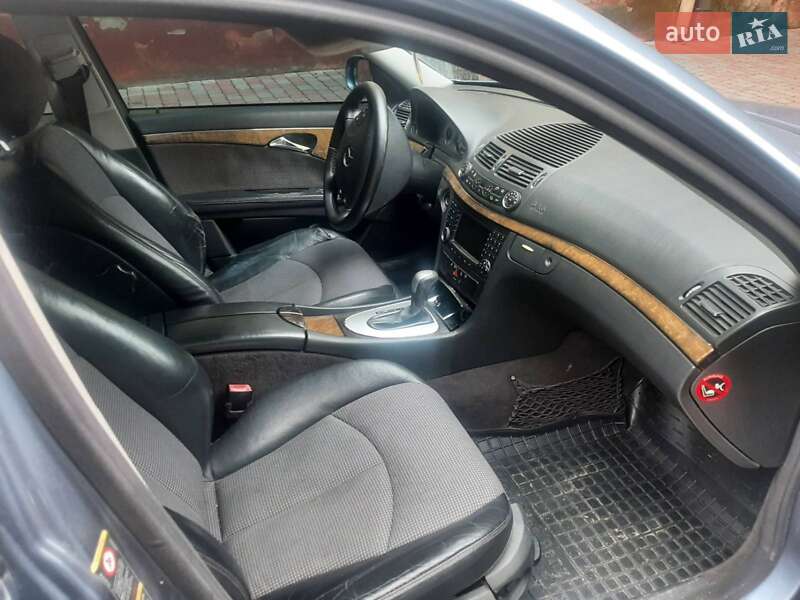 Седан Mercedes-Benz E-Class 2003 в Чернівцях