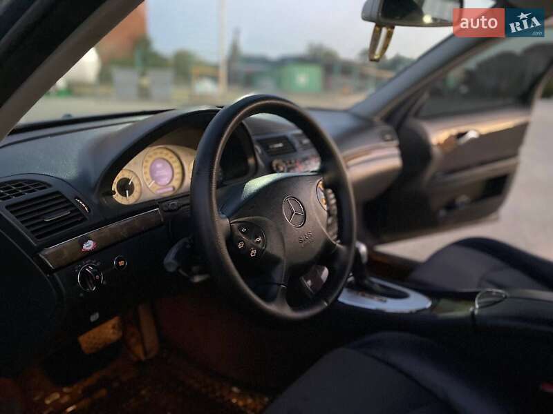 Седан Mercedes-Benz E-Class 2003 в Чернівцях