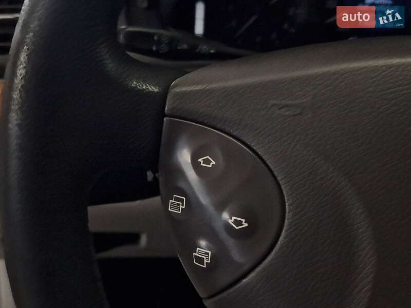 Седан Mercedes-Benz E-Class 2002 в Николаеве