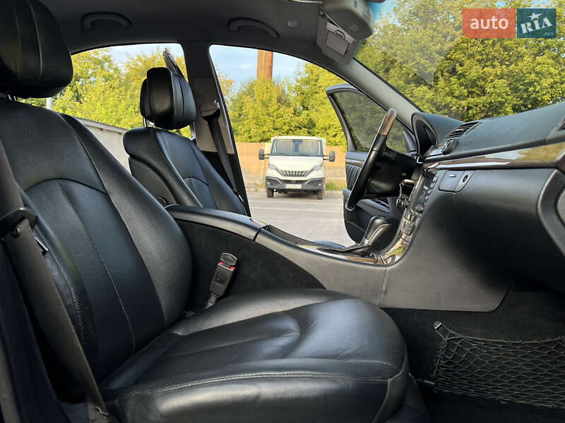 Седан Mercedes-Benz E-Class 2007 в Львове