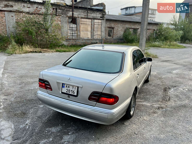 Седан Mercedes-Benz E-Class 2002 в Виннице