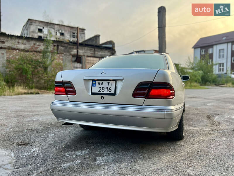 Седан Mercedes-Benz E-Class 2002 в Виннице