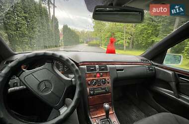 Седан Mercedes-Benz E-Class 1998 в 