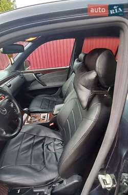 Седан Mercedes-Benz E-Class 2001 в 