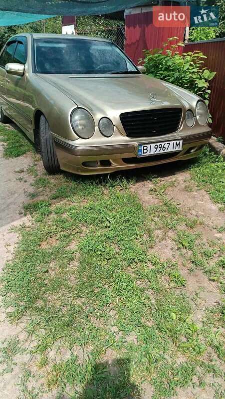 Седан Mercedes-Benz E-Class 2002 в Пирятине