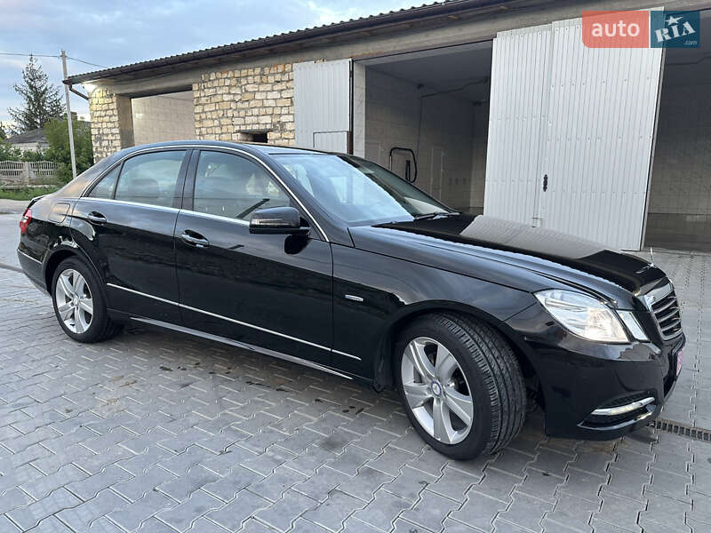 Седан Mercedes-Benz E-Class 2012 в Ямполе