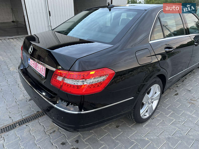 Седан Mercedes-Benz E-Class 2012 в Ямполе