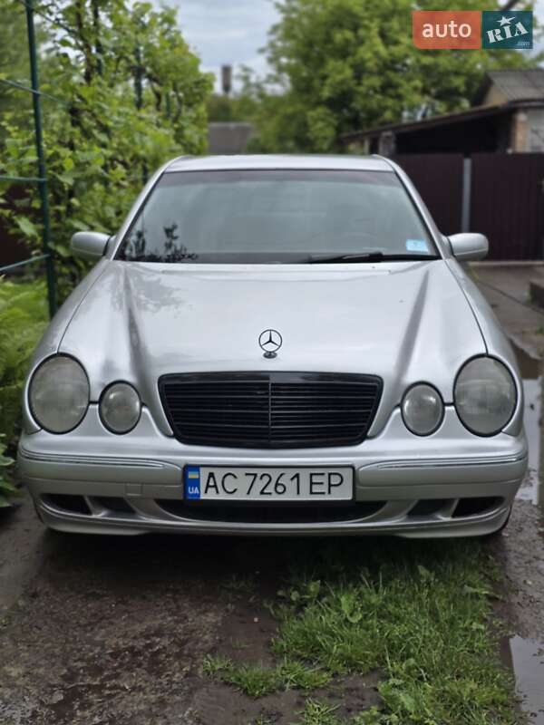 Седан Mercedes-Benz E-Class 2001 в Луцке