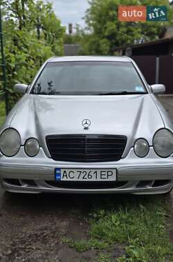 Седан Mercedes-Benz E-Class 2001 в 
