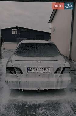 Седан Mercedes-Benz E-Class 2001 в 
