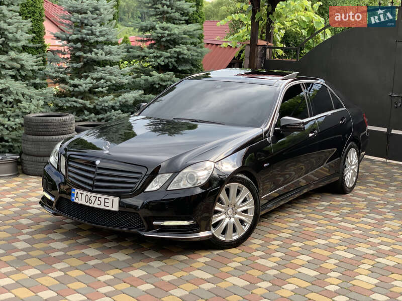 Седан Mercedes-Benz E-Class 2012 в Ивано-Франковске