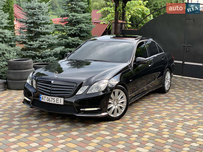 Седан Mercedes-Benz E-Class 2012 в Ивано-Франковске