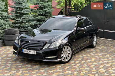 Седан Mercedes-Benz E-Class 2012 в 
