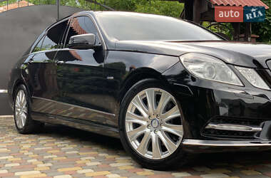 Седан Mercedes-Benz E-Class 2012 в 