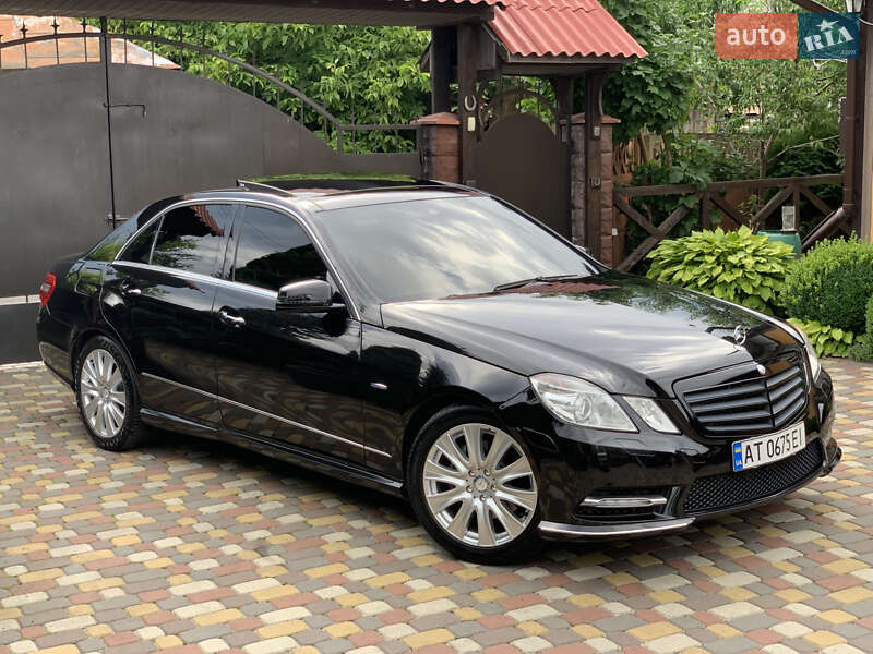 Седан Mercedes-Benz E-Class 2012 в Ивано-Франковске