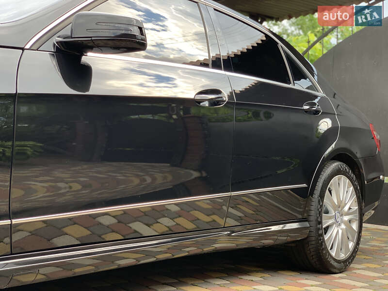 Седан Mercedes-Benz E-Class 2012 в Ивано-Франковске