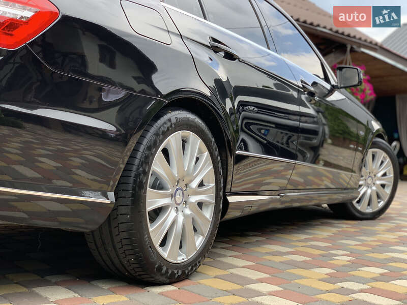 Седан Mercedes-Benz E-Class 2012 в Ивано-Франковске
