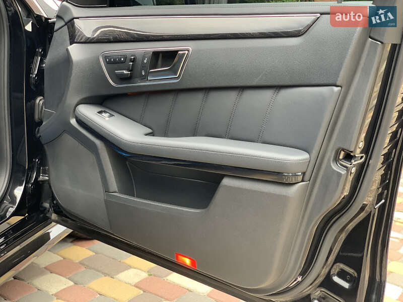 Седан Mercedes-Benz E-Class 2012 в Ивано-Франковске