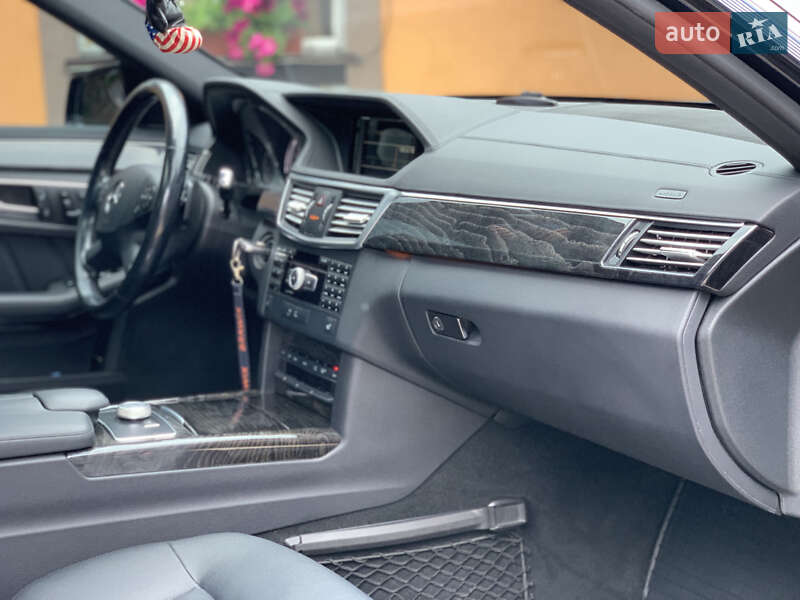 Седан Mercedes-Benz E-Class 2012 в Ивано-Франковске