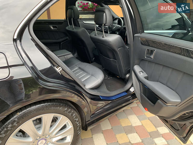 Седан Mercedes-Benz E-Class 2012 в Ивано-Франковске