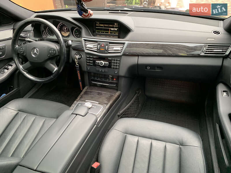 Седан Mercedes-Benz E-Class 2012 в Ивано-Франковске