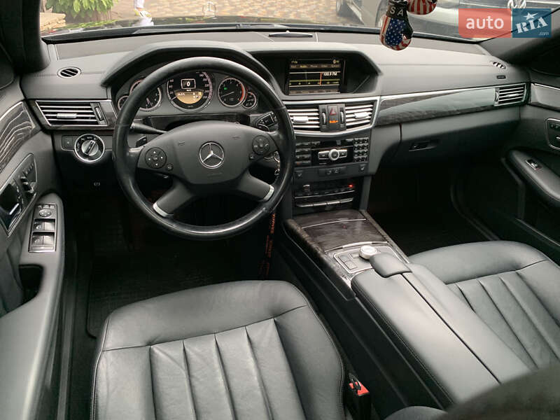 Седан Mercedes-Benz E-Class 2012 в Ивано-Франковске